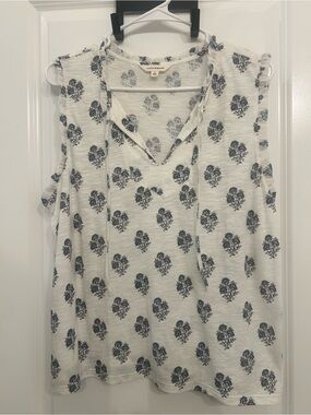 Lucky Brand White Sleeveless V-Neck Top with Navy Floral Print